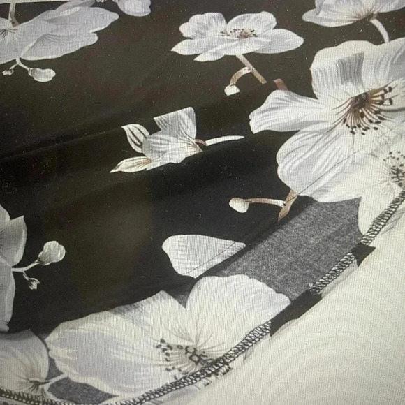 Floral Cami Maxi Dress with Pockets  ( Color: Multi ) - Picture 4 of 5